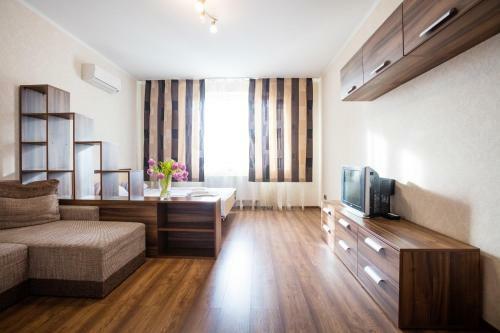 Apartment Near Obolon Metro Station
