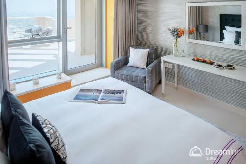 Dream Inn Apartments - 29 Boulevard Private Terrace