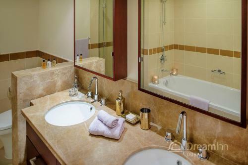 Dream Inn Apartments - 29 Boulevard Private Terrace
