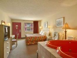 Hotel Days Inn And Suites Bentonvill
