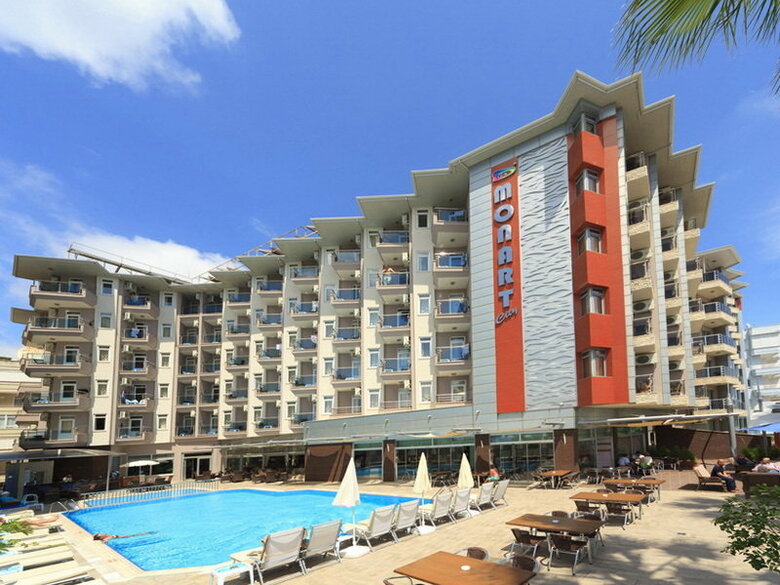 Hotel Monart City