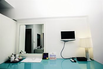 Hotel A-2 House (dlx Fam Room Only)