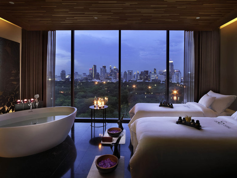 Hotel Sofitel So (so Comfy)