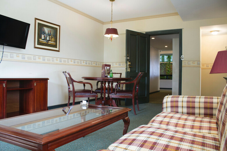 Hotel Toborochi Suites