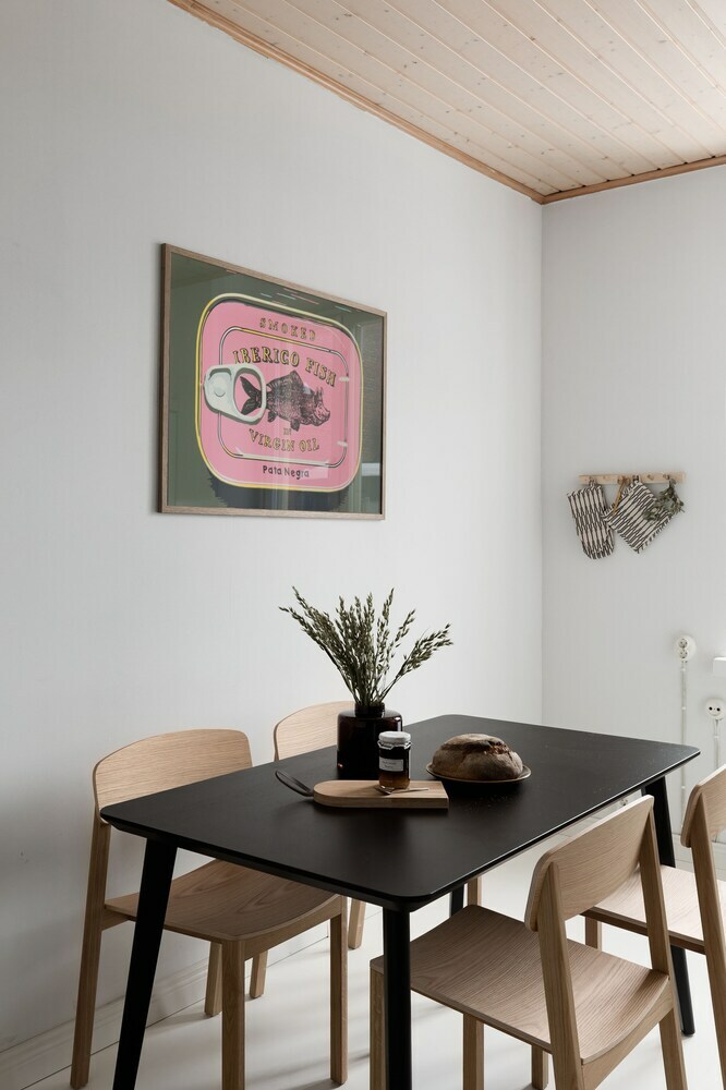 Central 2-bedroom Design Apartment
