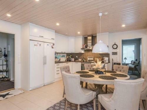 Holiday Home V�yl�nvarsi