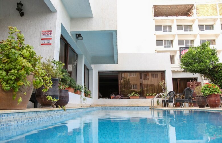 New Farah Hotel