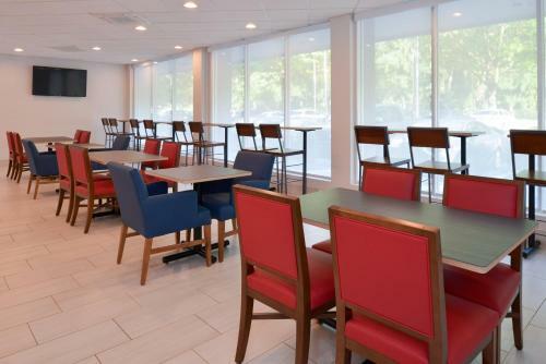 Best Western Plus Towson Baltimore North Hotel & Suites
