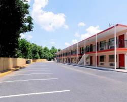 Hotel Econo Lodge Near Motor Speedway