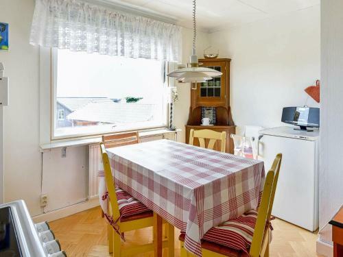 Three-bedroom Holiday Home In Fjell