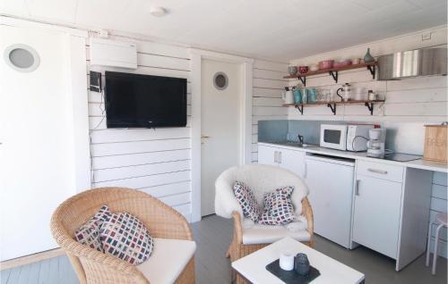 One-bedroom Holiday Home In Larbro