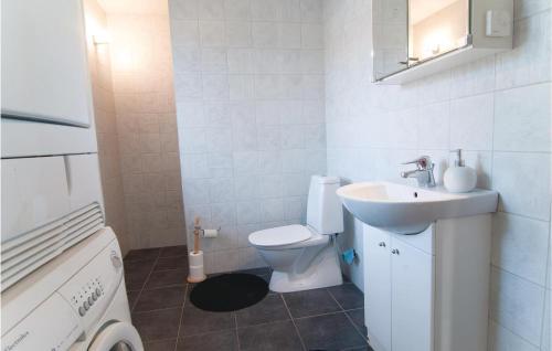 Four-bedroom Holiday Home In Larbro