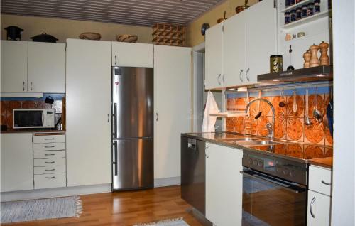 Four-bedroom Holiday Home In Motala