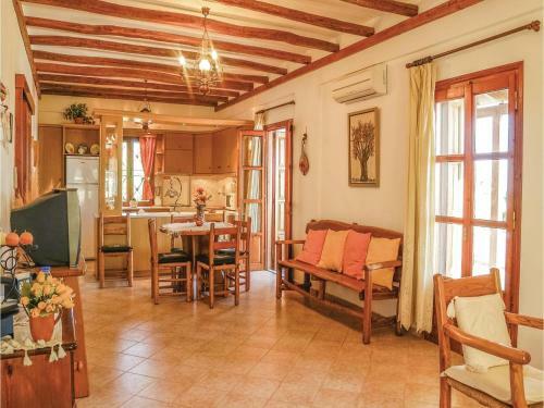 Five-bedroom Holiday Home In Agios Vasilios