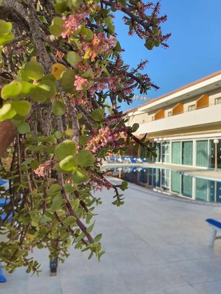 Moniatis Hotel