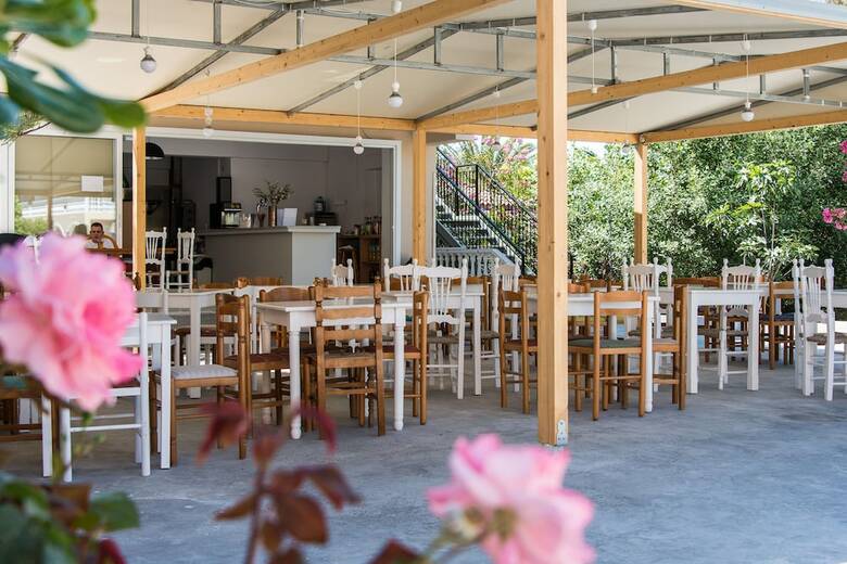 Zante Plaza Hotel & Apartments