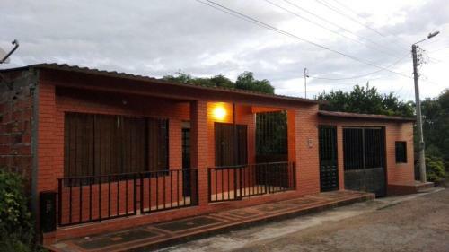 Hermosa Casa Familiar En Agua De Dios