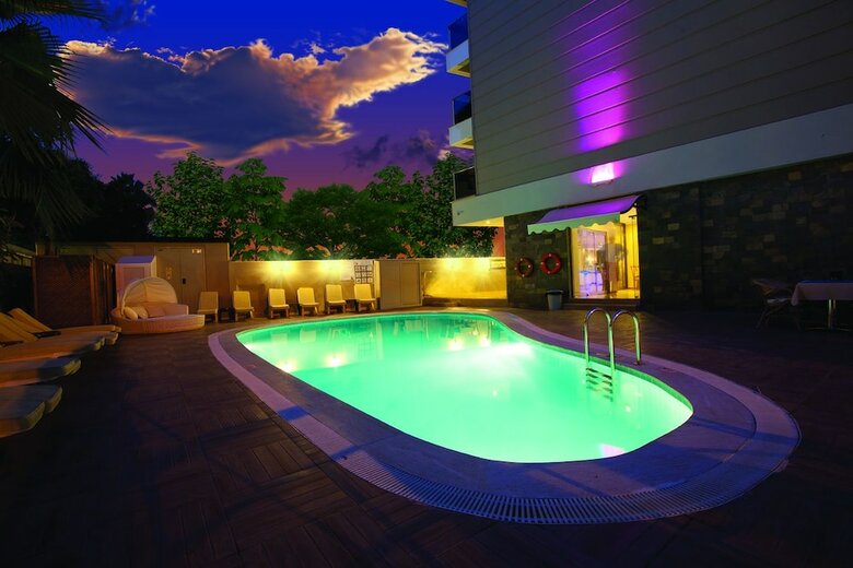 Malibu Beach Hotel