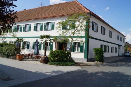 Hostal Gasthof Zum Hirschen