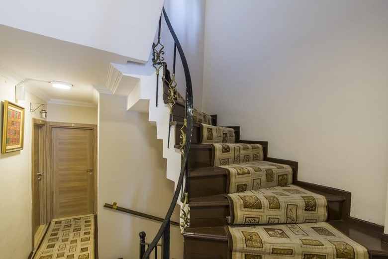 Hotel Naz Wooden House Inn