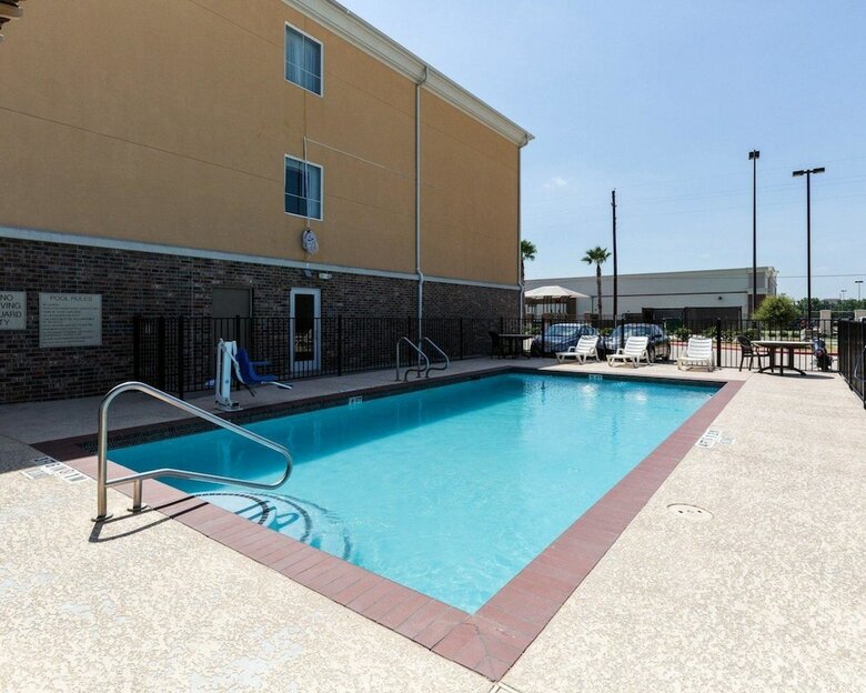 Hotel Comfort Suites Pearland - South Houston