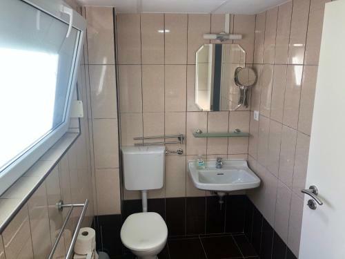 Hostal Pension Rote Rosen