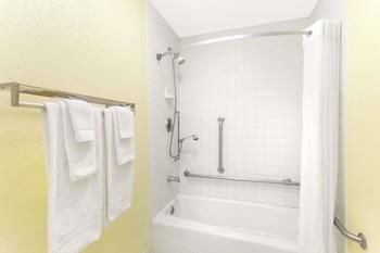 Hotel Days Inn Savannah Airport