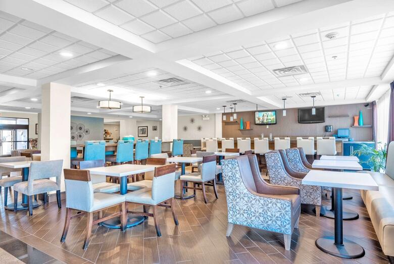 Hotel Wingate By Wyndham Schaumburg / Convention Center