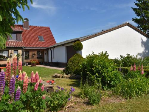 Cozy Apartment In Robertsdorf With Garden