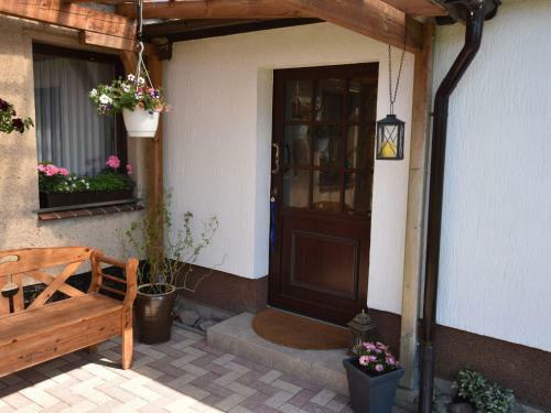 Cozy Apartment In Robertsdorf With Garden
