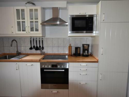 Cozy Apartment In Robertsdorf With Garden