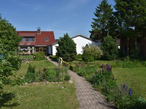 Beautiful Apartment In Robertsdorf With Garden