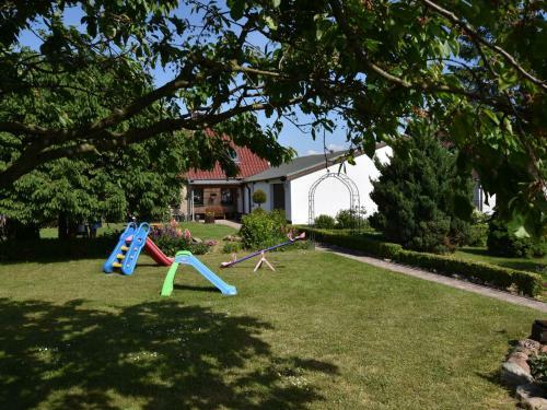 Beautiful Apartment In Robertsdorf With Garden