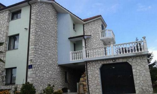 Apartments Amos