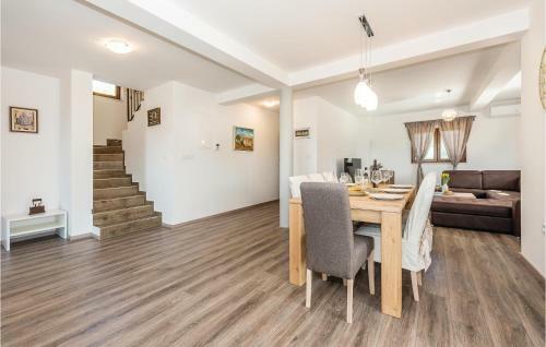 Four-bedroom Holiday Home In Bilice