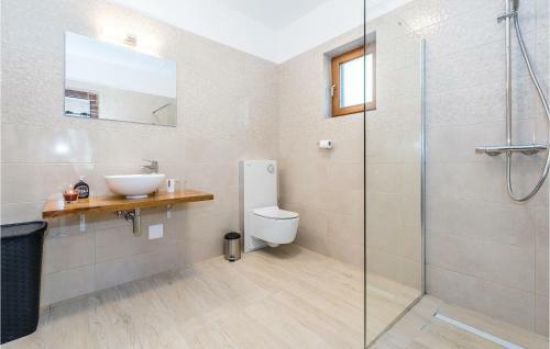 Four-bedroom Holiday Home In Bilice