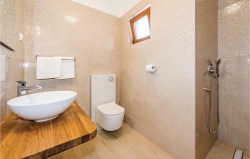 Four-bedroom Holiday Home In Bilice