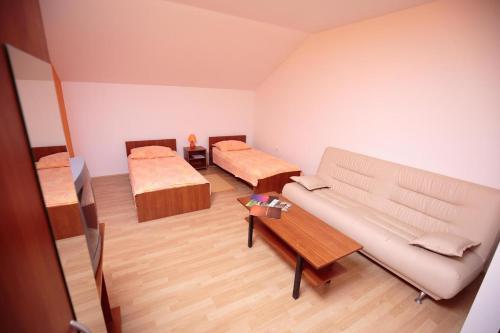 Hostal Secluded Rooms Bilje (slavonija) - 14318