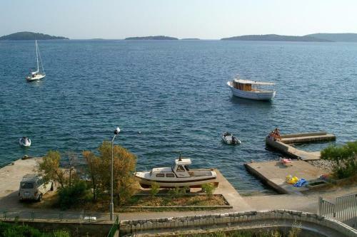 Apartment Brodarica 961a