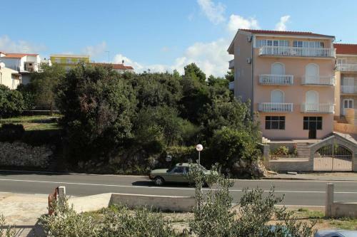 Apartment Brodarica 5736a