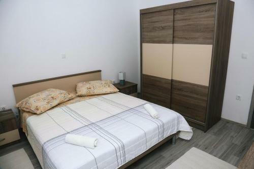 Apartment Zavalatica 4459b