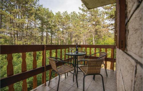 Two-bedroom Holiday Home In Zagvozd