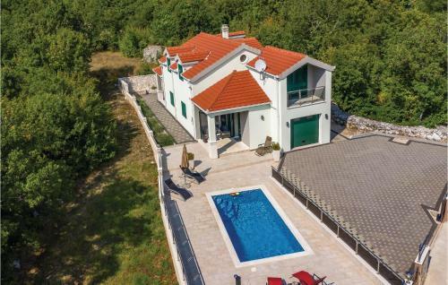 Four-bedroom Holiday Home In Zagvozd