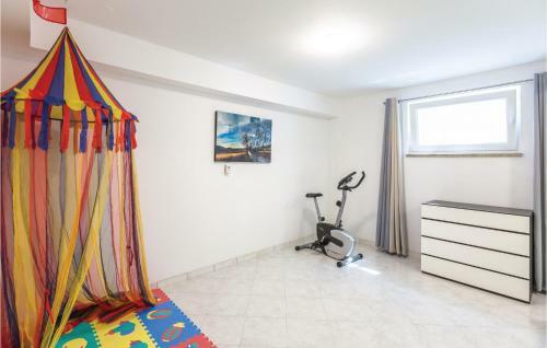 Four-bedroom Holiday Home In Zagvozd