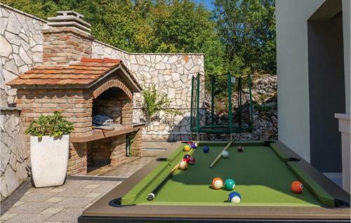 Four-bedroom Holiday Home In Zagvozd
