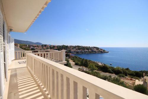 Apartments By The Sea Zavalatica (korcula) - 9138