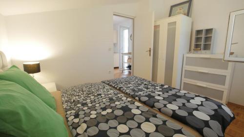Apartment Zdrelac 11260a