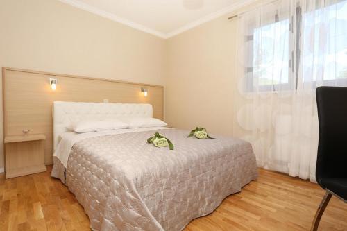 Apartments With A Parking Space Zrnovnica (split) - 9493
