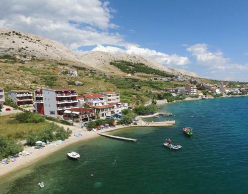 Hostal Double Room Metajna 3305j