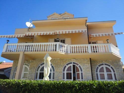 Hostal Apartments Antovesa